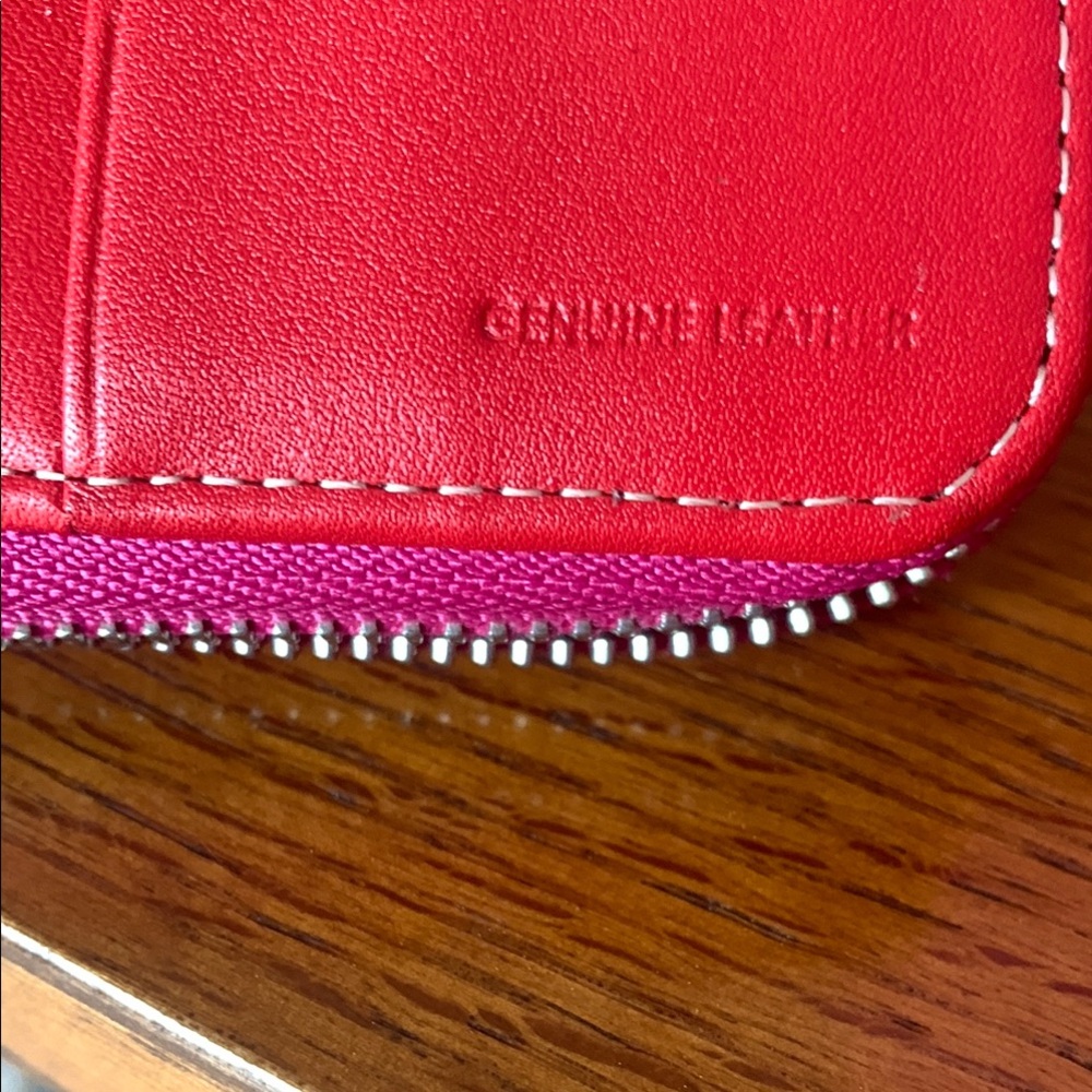 Elegant Red Crocodile-type Embossed Women's Wallet - Picture 5 of 6